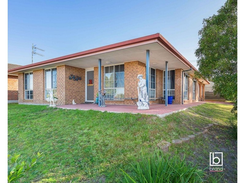 1 Elm Place, Blue Haven NSW 2262