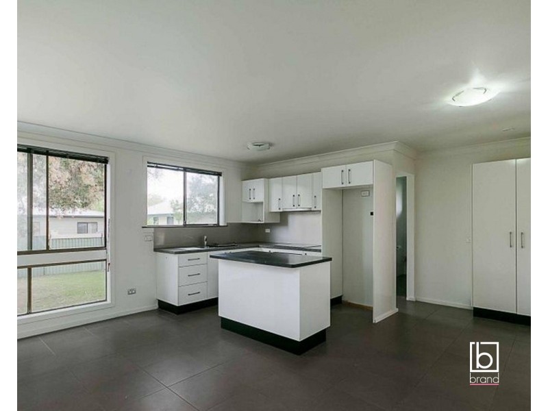 19 Warwick Avenue, Mannering Park NSW 2259