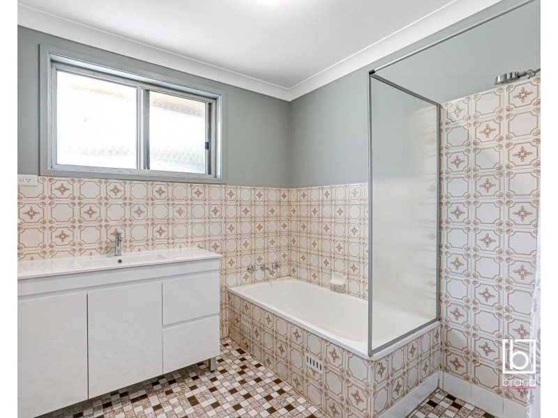 10 Wyreema Avenue, Charmhaven NSW 2263