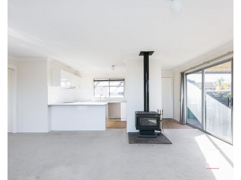 8 Maxwell Avenue, Gorokan NSW 2263