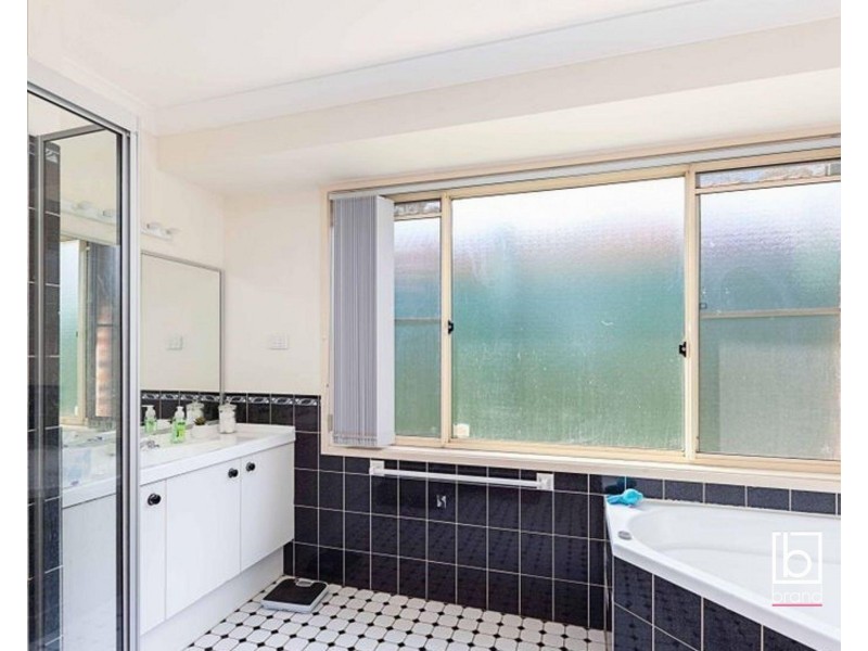 8 Ninian Close, Watanobbi NSW 2259