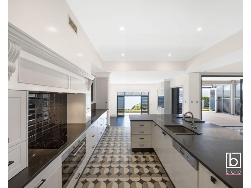 4 Eulalia Avenue, Point Frederick NSW 2250