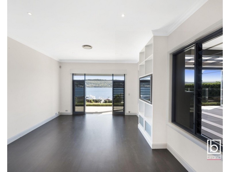 4 Eulalia Avenue, Point Frederick NSW 2250