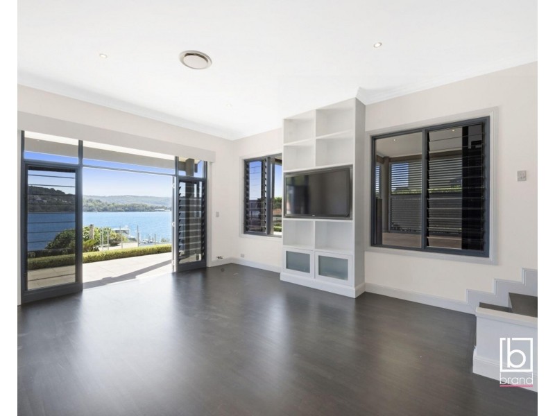 4 Eulalia Avenue, Point Frederick NSW 2250