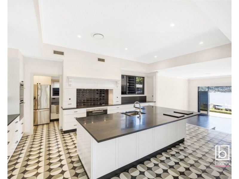 4 Eulalia Avenue, Point Frederick NSW 2250