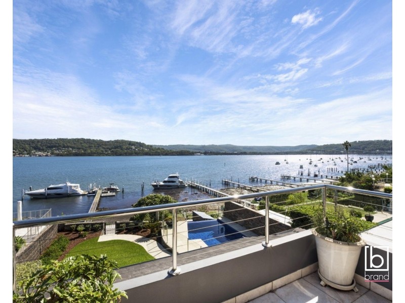 4 Eulalia Avenue, Point Frederick NSW 2250