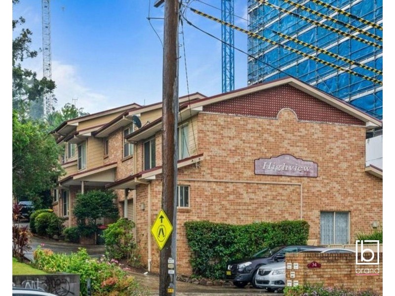 2/34 Showground Road, Gosford NSW 2250