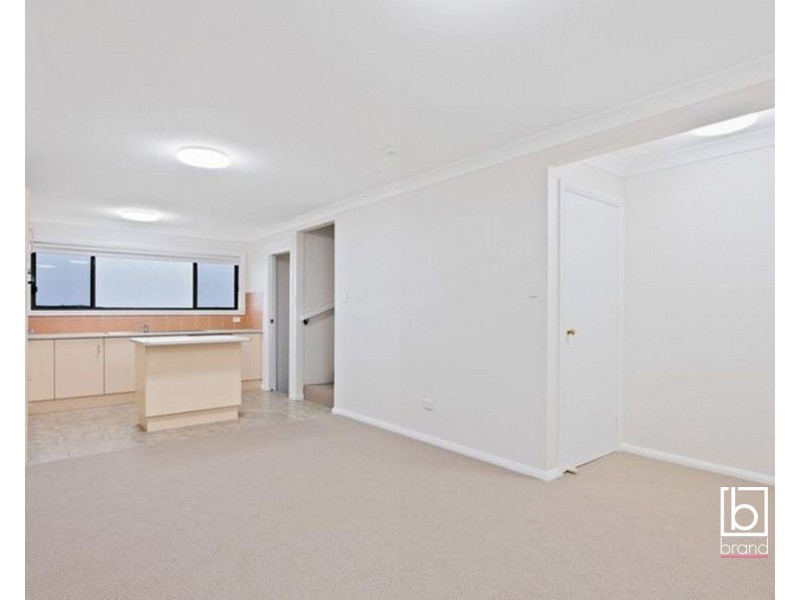 2/34 Showground Road, Gosford NSW 2250