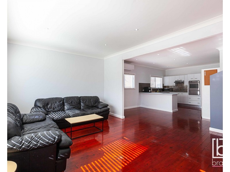 11 Eighth Avenue, Toukley NSW 2263