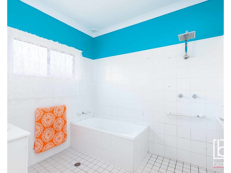 11 Eighth Avenue, Toukley NSW 2263