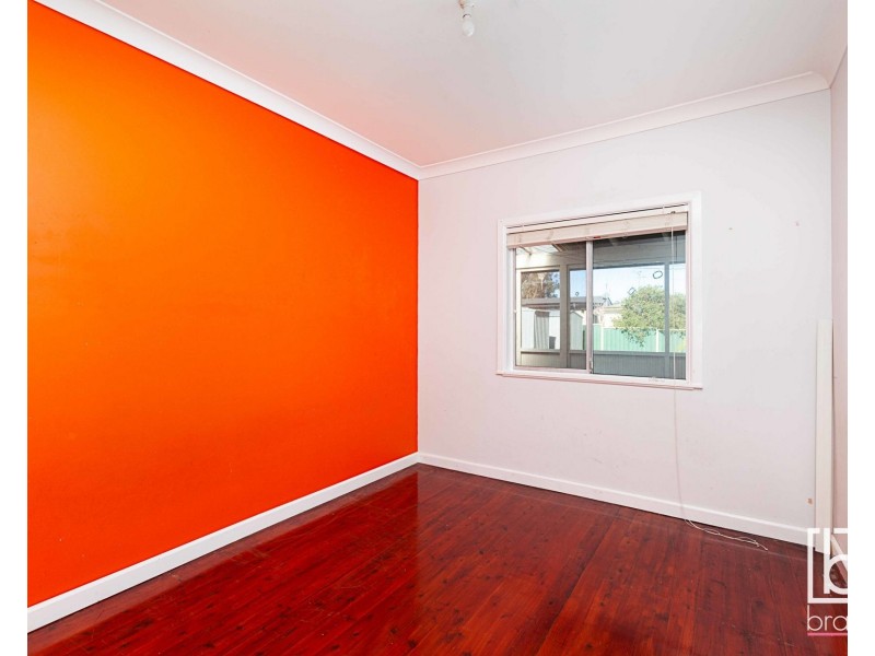 11 Eighth Avenue, Toukley NSW 2263