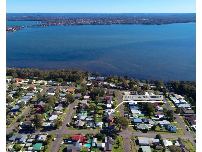 11 Eighth Avenue, Toukley NSW 2263