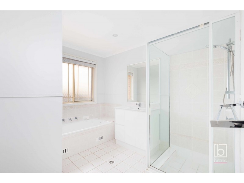 18 Nagle Crescent, Blue Haven NSW 2262