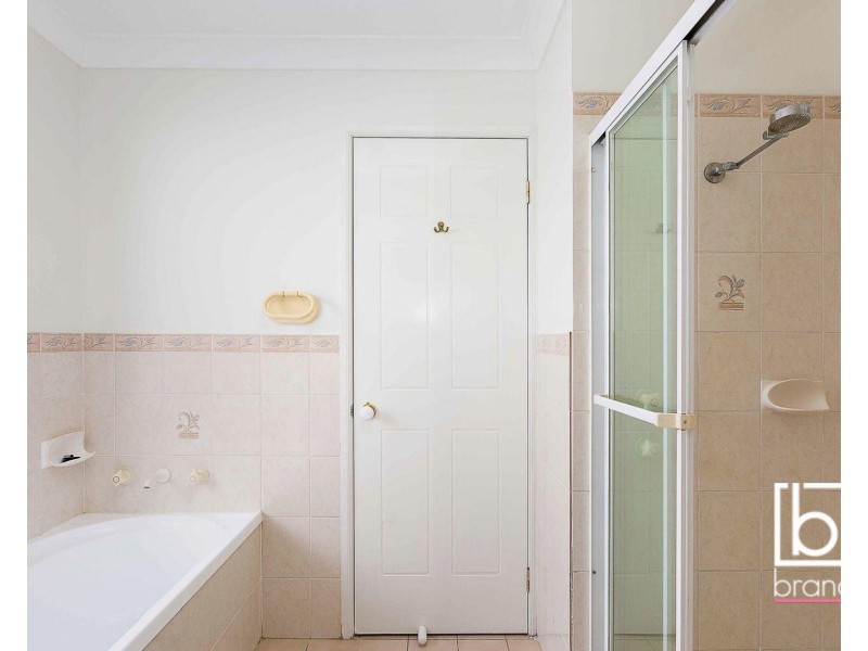 4 Waugh close, Blue Haven NSW 2262