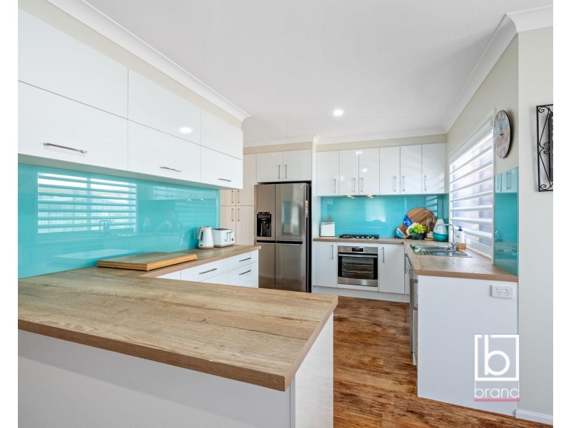 8 Myrtle Terrace, Hamlyn Terrace NSW 2259