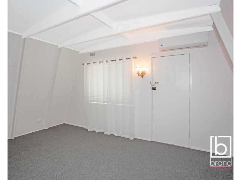 14 Orange Prd, Wyoming NSW 2250