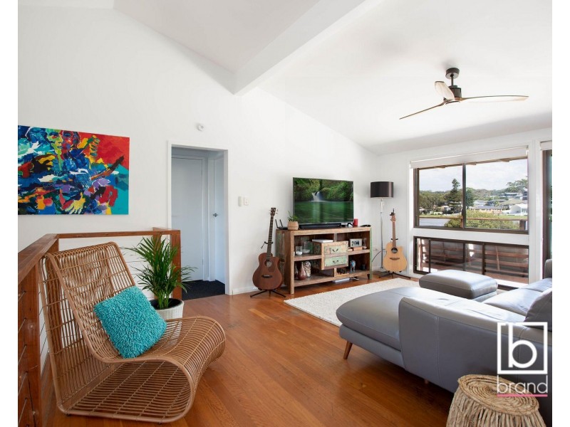 24 Lake View Road, Wamberal NSW 2260