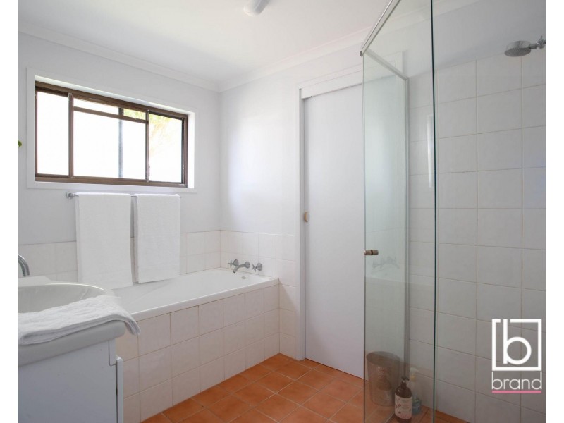 24 Lake View Road, Wamberal NSW 2260