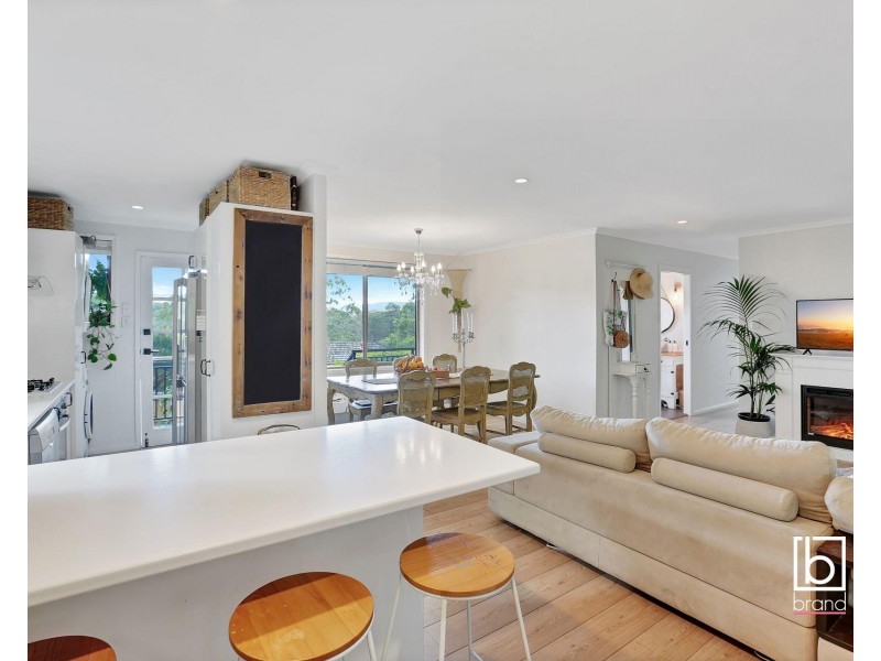 8 Woodview Road, Springfield NSW 2250