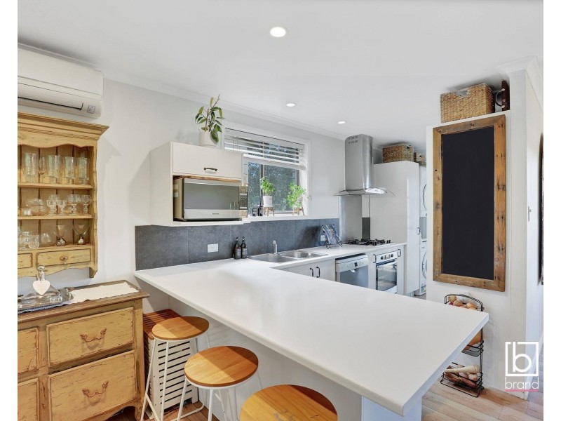 8 Woodview Road, Springfield NSW 2250