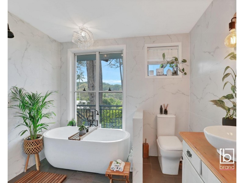 8 Woodview Road, Springfield NSW 2250