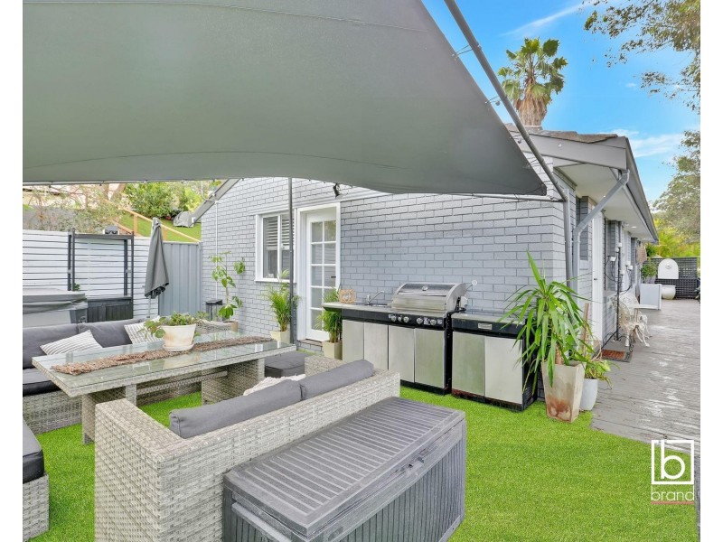 8 Woodview Road, Springfield NSW 2250