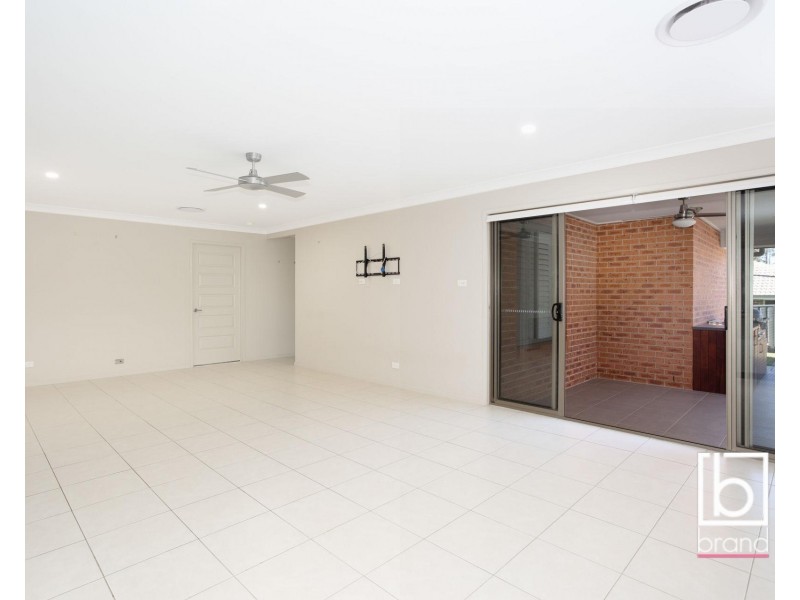 16 Barn Owl Avenue, Wadalba NSW 2259