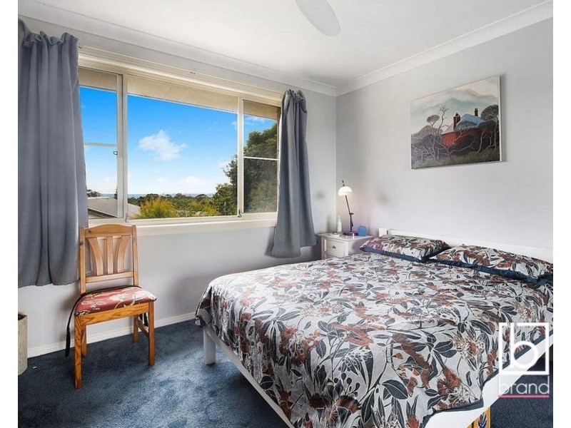 8 Madison Place, Berkeley Vale NSW 2261