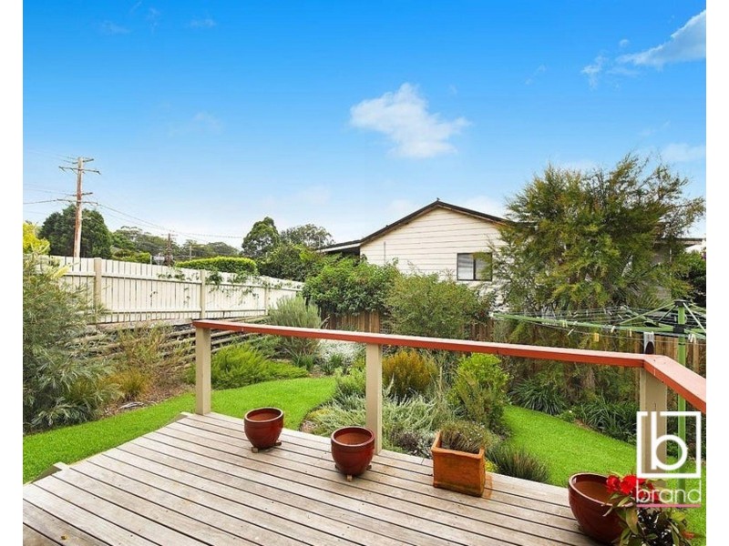 8 Madison Place, Berkeley Vale NSW 2261