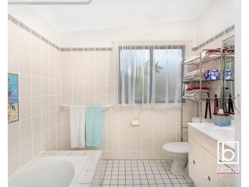 89 Bay Road, Blue Bay NSW 2261