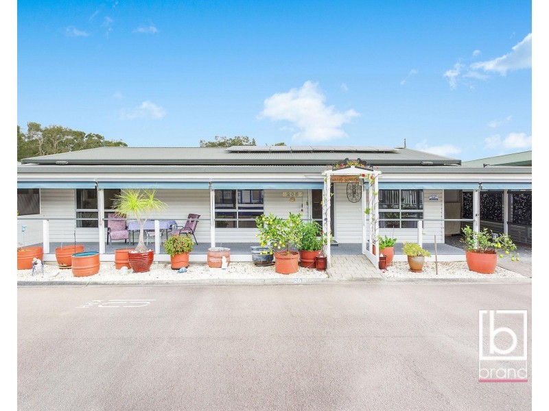 205/25 Mulloway Road, Chain Valley Bay NSW 2259