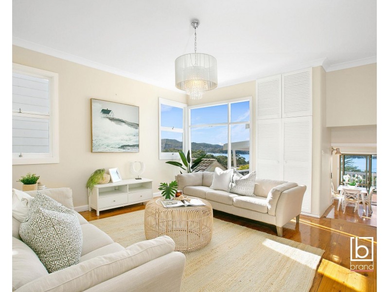 11 Hughes Street, Point Clare NSW 2250