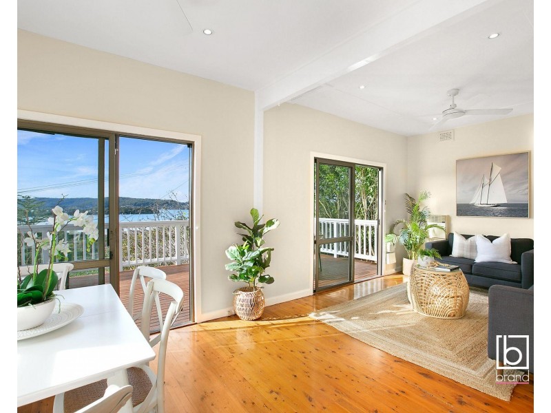 11 Hughes Street, Point Clare NSW 2250