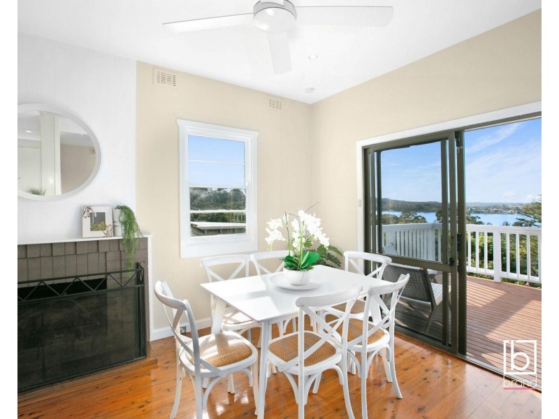 11 Hughes Street, Point Clare NSW 2250