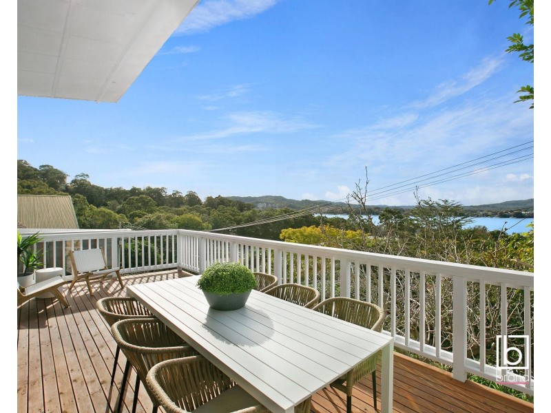 11 Hughes Street, Point Clare NSW 2250