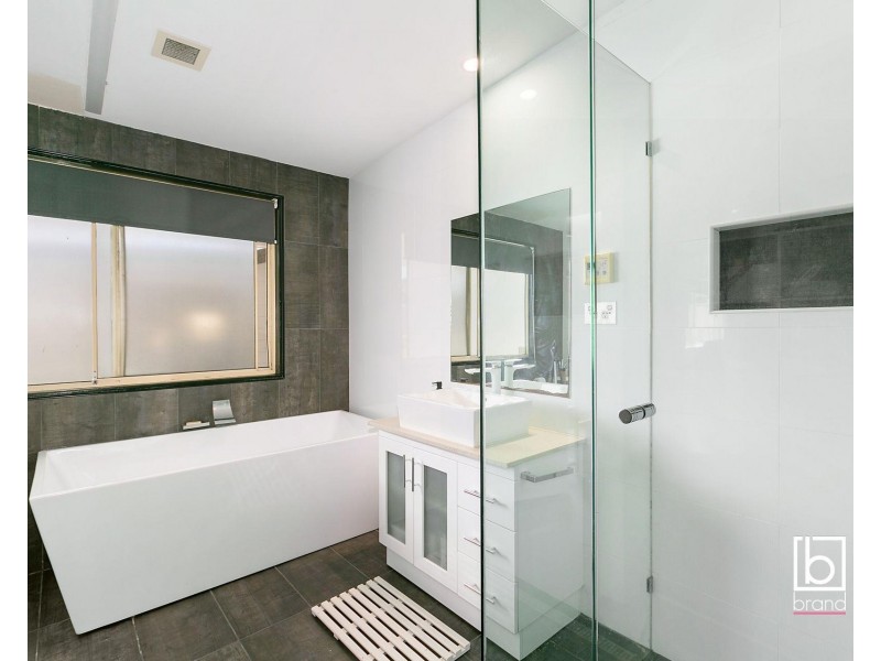 31 Pinehurst Way, Blue Haven NSW 2262