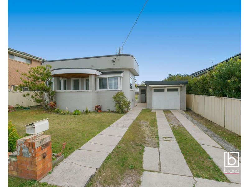 11 Campbell Avenue, The Entrance NSW 2261