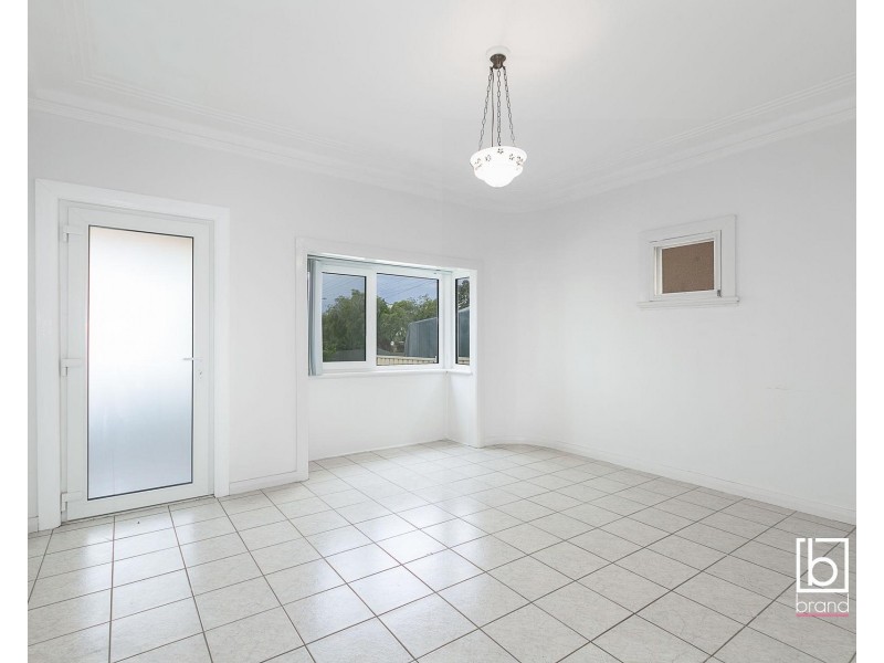 11 Campbell Avenue, The Entrance NSW 2261