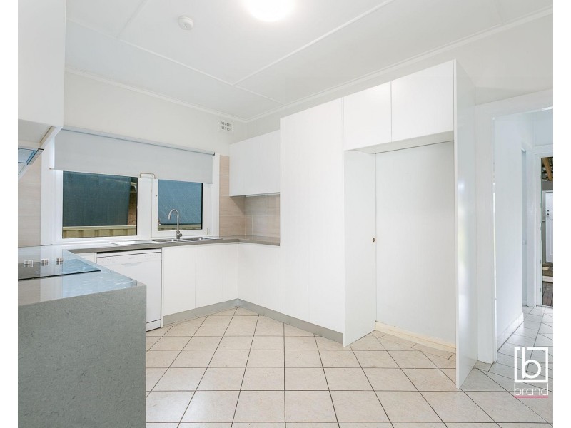 11 Campbell Avenue, The Entrance NSW 2261