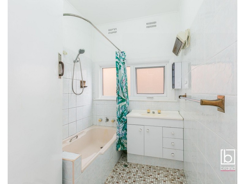 11 Campbell Avenue, The Entrance NSW 2261
