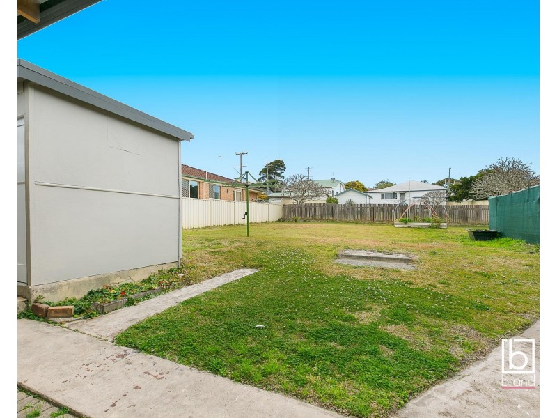 11 Campbell Avenue, The Entrance NSW 2261