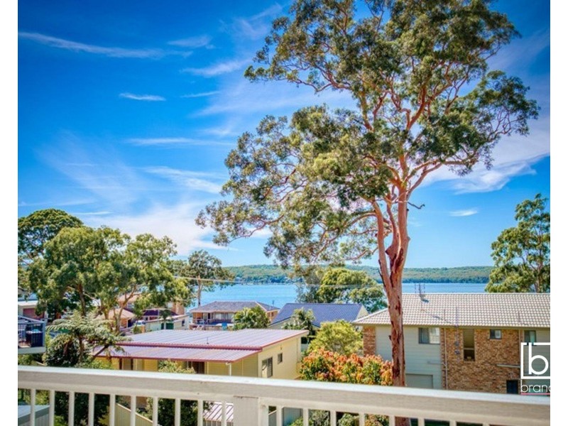 32 Winbin Crescent, Gwandalan NSW 2259
