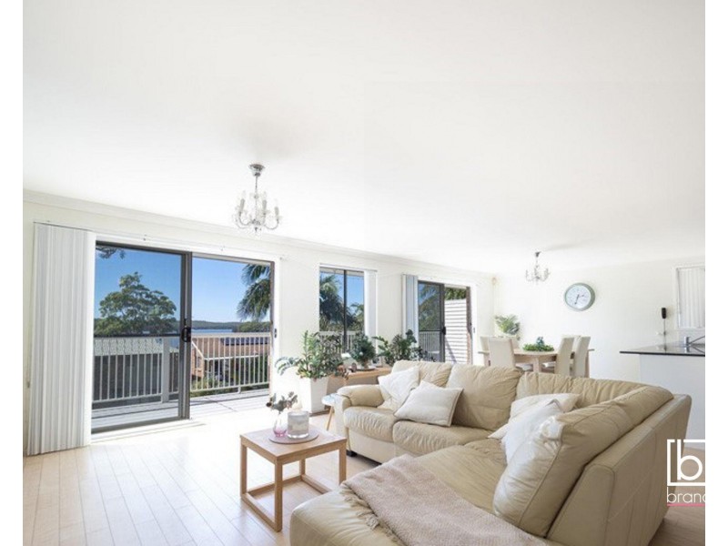 32 Winbin Crescent, Gwandalan NSW 2259