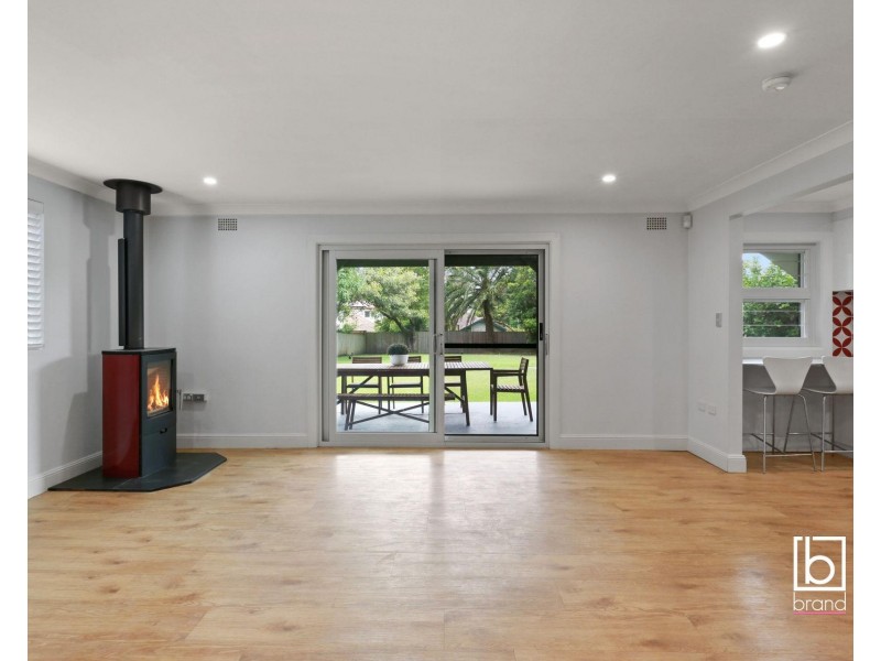1 Eulalia Avenue, Point Frederick NSW 2250