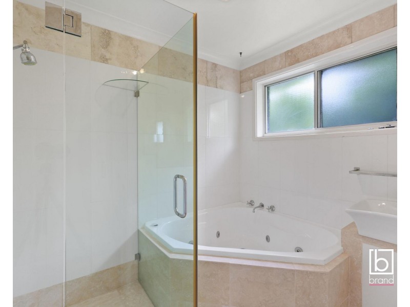 1 Eulalia Avenue, Point Frederick NSW 2250