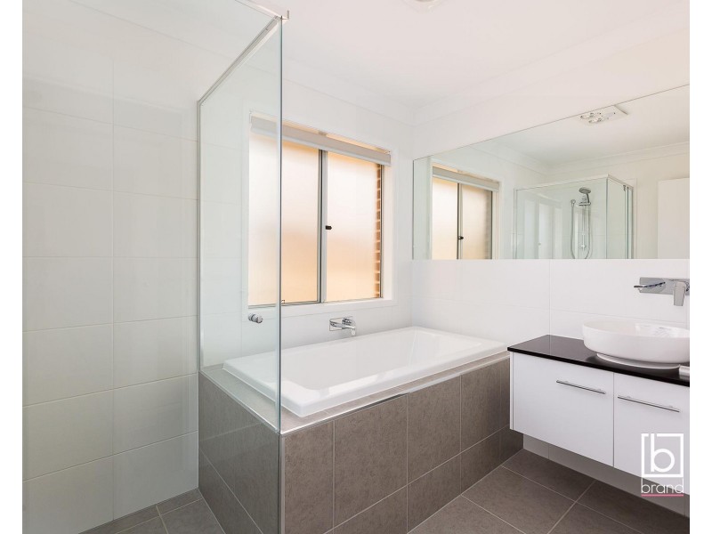 53 Figtree Boulevard, Wadalba NSW 2259