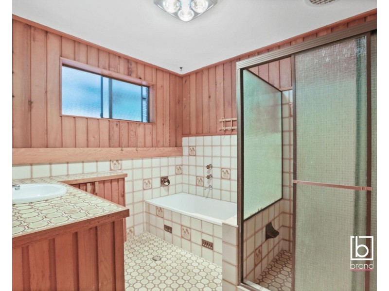 37 Hillside Drive, Berkeley Vale NSW 2261