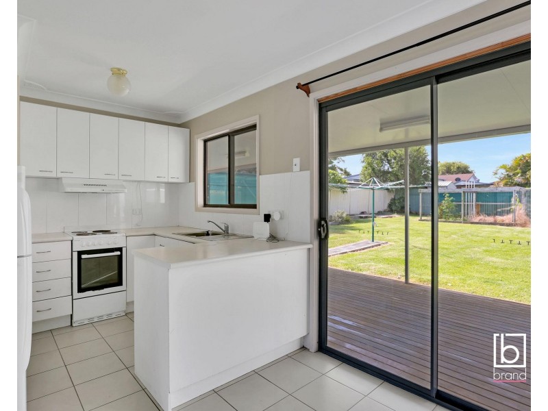 83 Ocean View Road, Gorokan NSW 2263