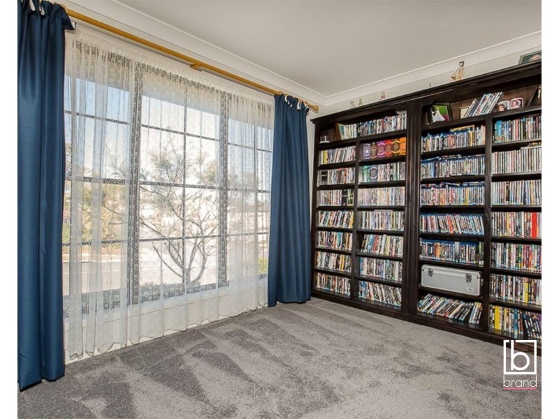 24 Mountain View Drive, Woongarrah NSW 2259