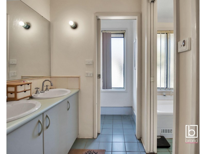 2 Manly Parade, The Entrance North NSW 2261